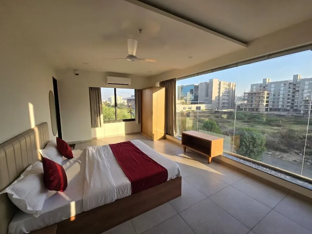 night stay hotels in hotel gajraj vadodara