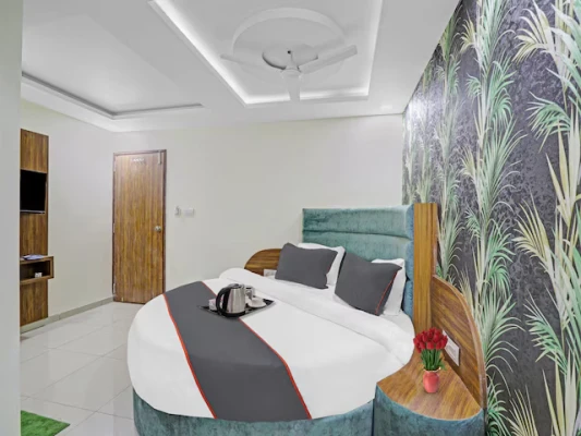3 star hotel in makarpura main road, vadodara - hotel hill view
