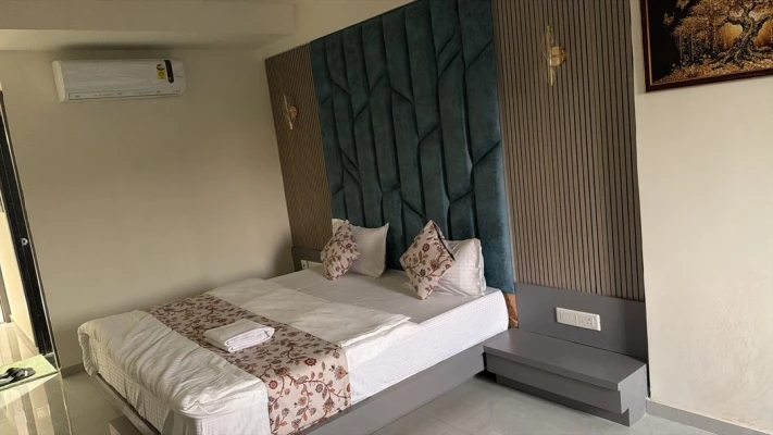 budget hotel in jetalpur road, vadodara - hotel runway