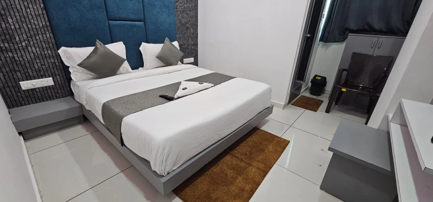 budget hotel in karelibaug, vadodara - hotel s s town