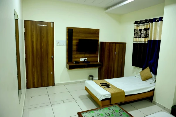 family hotel with pool in harni, vadodara - hotel shiv inn
