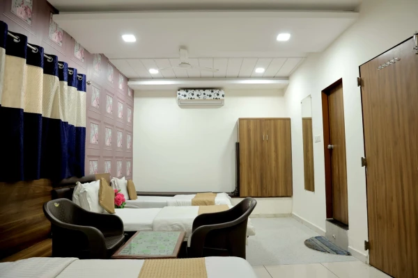 hotel near vadodara airport - hotel shiv inn