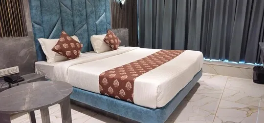couple hotels in hotel shyam palace vadodara