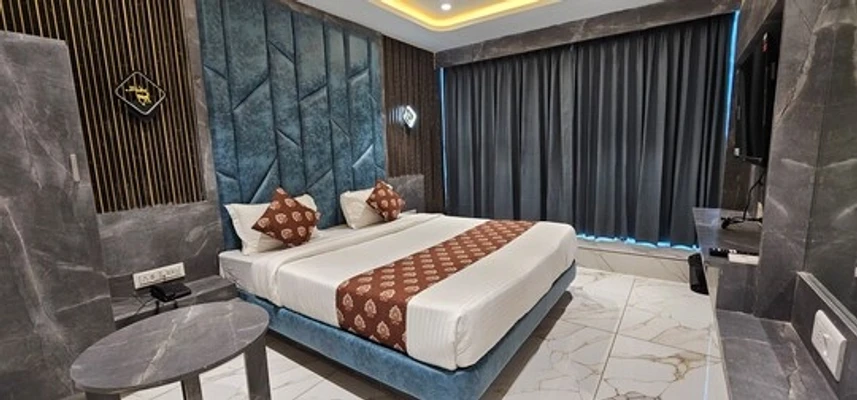 hotel with banquet hall in gotri, vadodara - hotel shyam palace