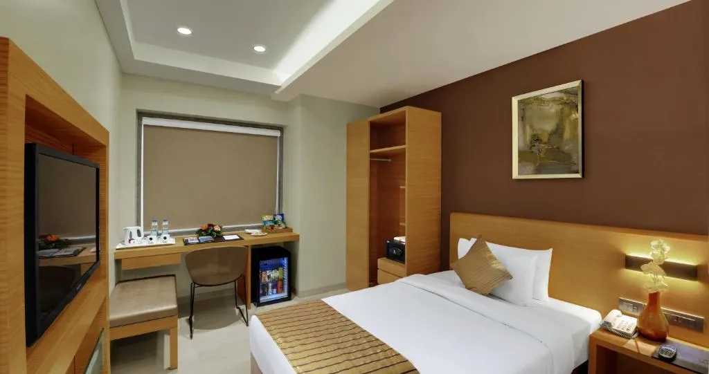 hotel with party hall in fatehgunj, vadodara - hotel suba elite vadodara