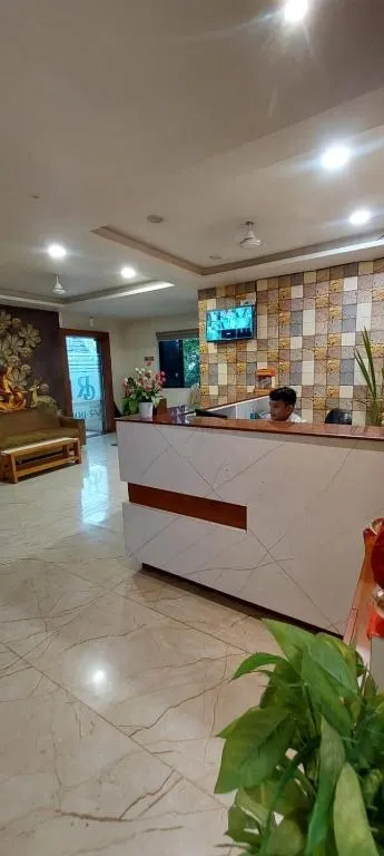 jacuzzi hotel in makarpura, vadodara - hotel vr inn