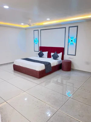 hotel in makarpura main road, vadodara for family - hotel x fortune
