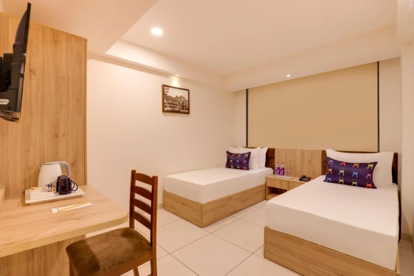 hotel room booking in ajwa road, vadodara - keys lite by lemon tree hotel vadodara