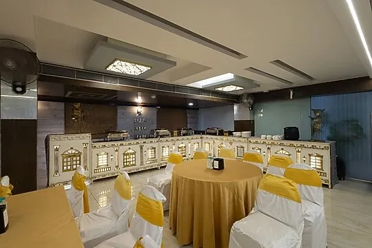 jacuzzi hotel in sayajiganj, vadodara - pravasa hotel by sapphire