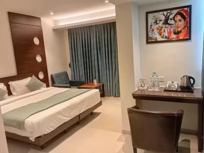 hotel in alkapuri, vadodara for couples - pride biznotel alkapuri