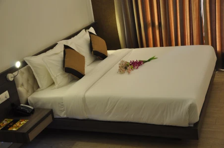 hotel room booking in manjusar, vadodara - pride biznotel manjusar