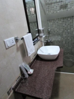 best resort in pullikkanam - elappara road, vagamon with activities - falcon crest