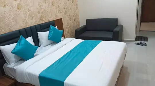 couple friendly hotels in hotel empire rooms vapi