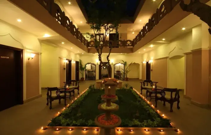 family Hotel with pool in shivala ghat, varanasi - amritara suryauday haveli