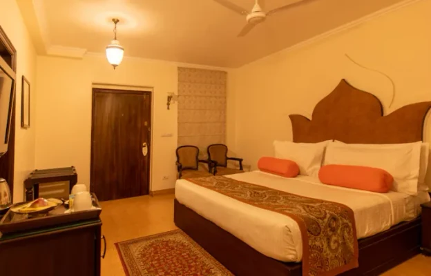 Hotel with bar in shivala ghat, varanasi - amritara suryauday haveli