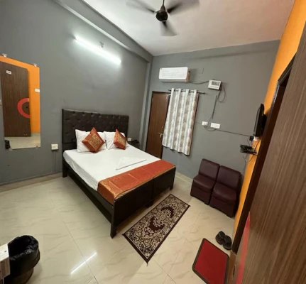 hotel with party hall in nagwa lanka, varanasi - hotel aprajita