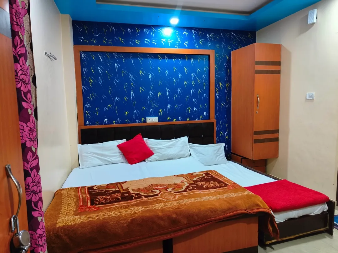 best cheap hotels in hotel h m international varanasi