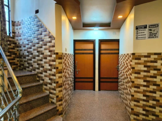 best business hotels in hotel h m international varanasi