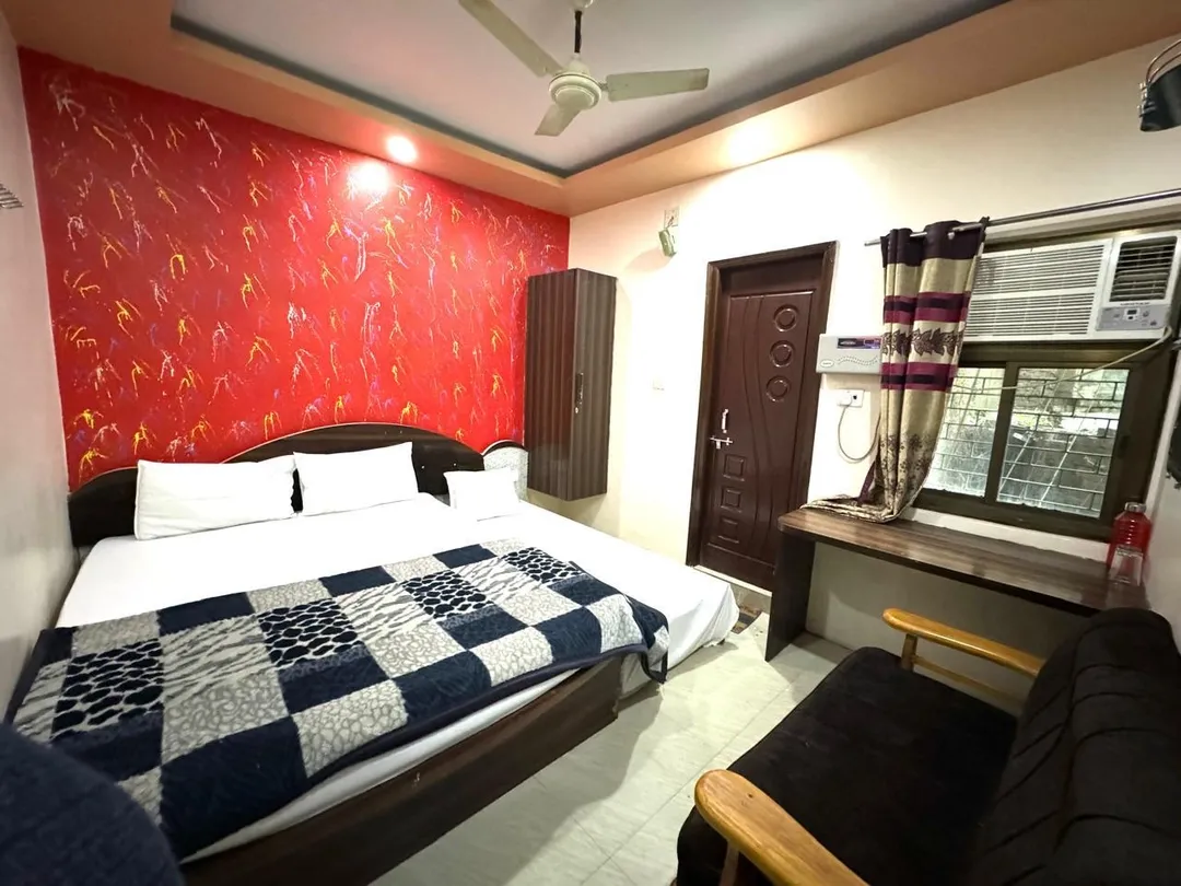 godowliya-luxa road, varanasi hotel booking - hotel h m international