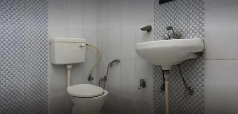 hotel near varanasi railway station - hotel pavitri varanasi