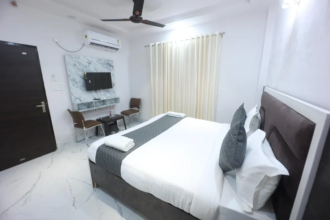 best luxury hotel in hotel prabhawati palace by signature stayz varanasi