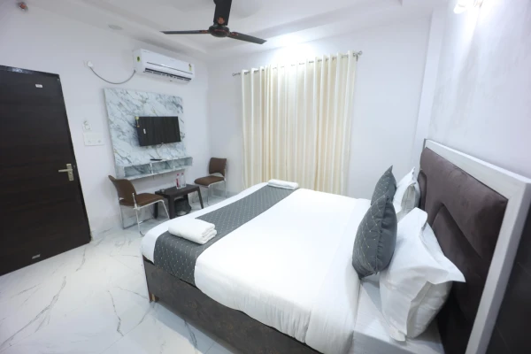 honeymoon hotels in hotel prabhawati palace by signature stayz varanasi