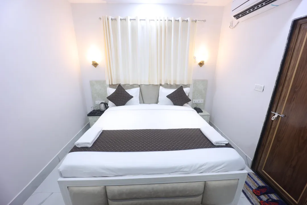 best hotels for few hours in hotel prabhawati palace by signature stayz varanasi