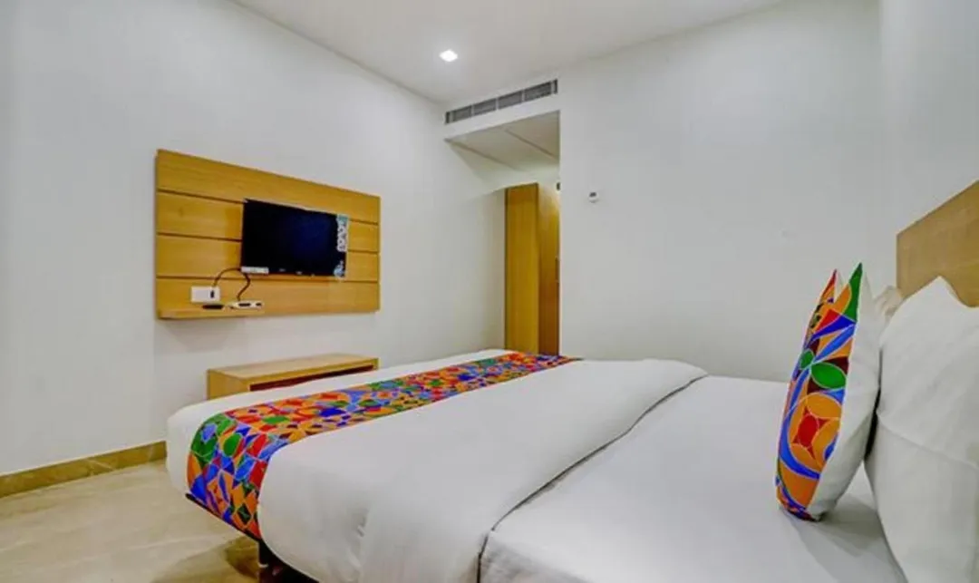 hourly stay in premium kashi varanasi