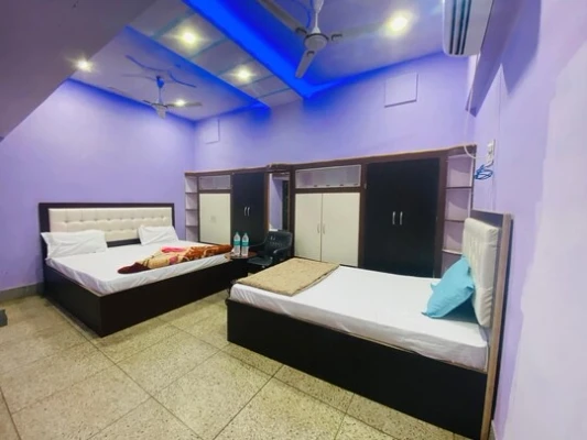 best early check in hotels in shivkashi pg  house varanasi