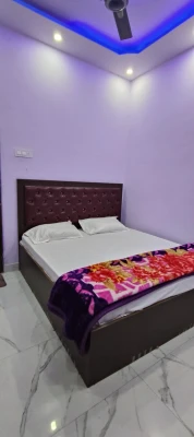 business travel hotels in shivkashi pg  house varanasi