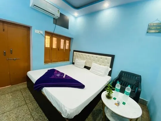 best hotel stay in shivkashi pg  house varanasi
