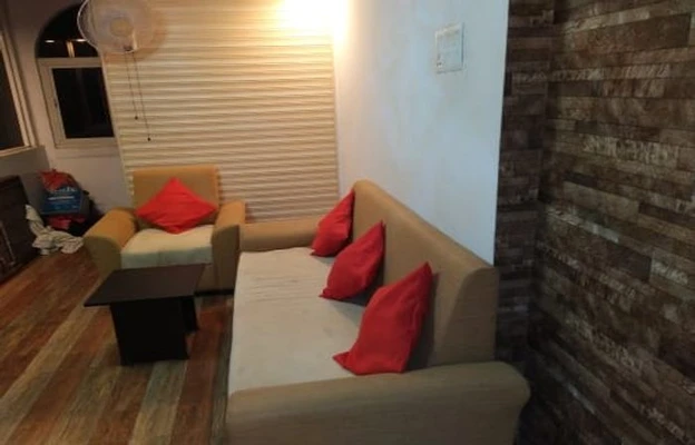 couple hotels in the pulick home varanasi