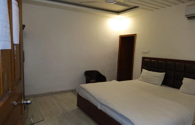 couple friendly hotels in the pulick home varanasi