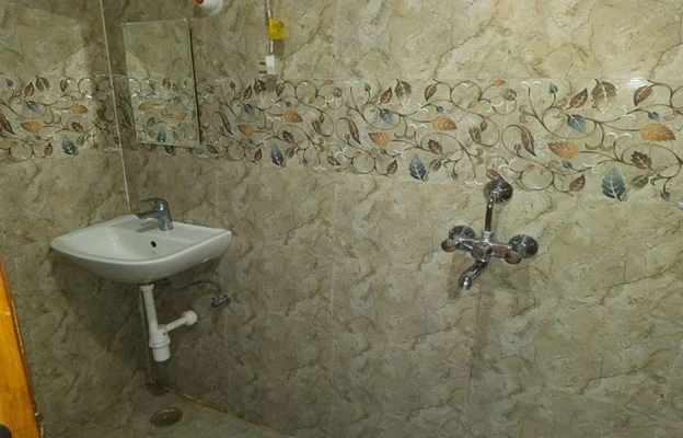 best hotels in the pulick home varanasi