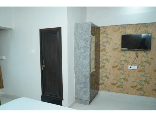 day stay hotels in the royal green residency varanasi