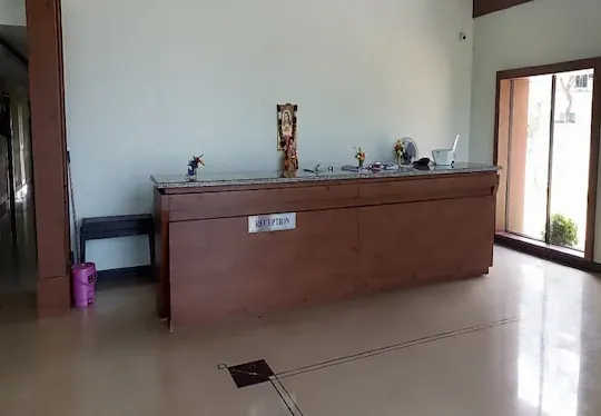 hotel near velankanni railway station - daffodil inn