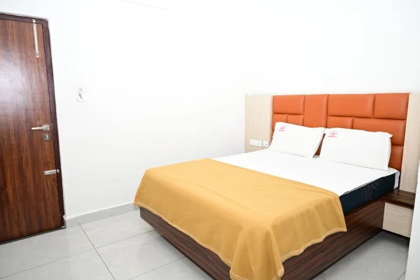 hotel in benz circle, vijayawada for couples - hotel divi grand