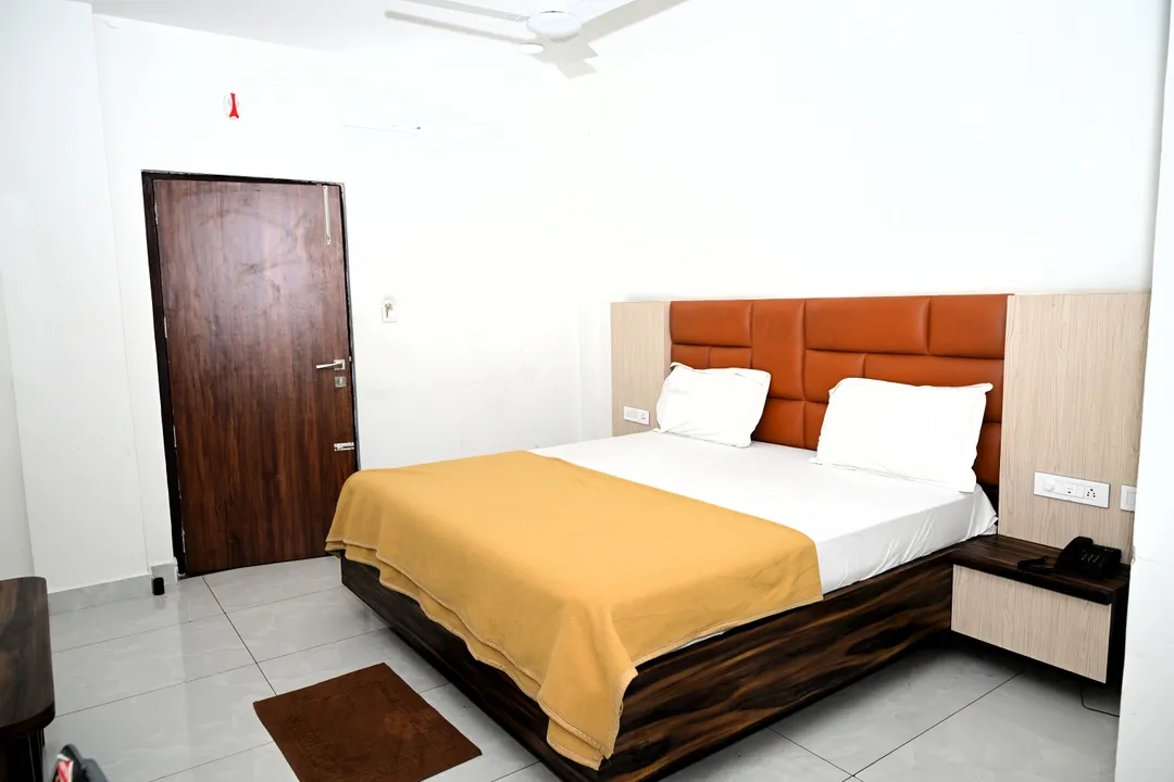 family hotel with pool in benz circle, vijayawada - hotel divi grand