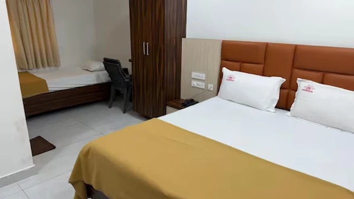 hotel with free parking in benz circle, vijayawada - hotel divi grand