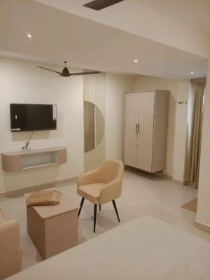 hotel with free parking in labbipet, vijayawada - hotel maruti inn
