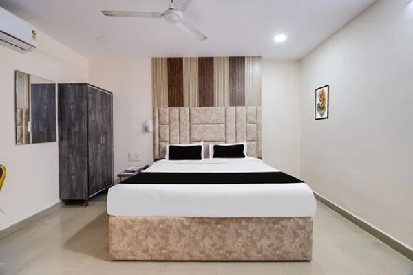 hotel with meeting room in benz circle, vijayawada - hotel sai capital