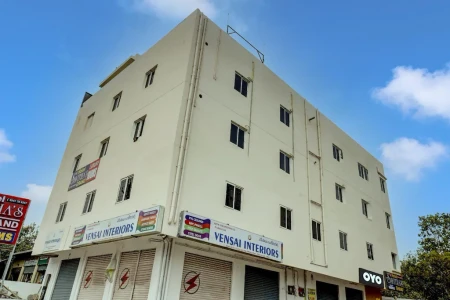 budget hotel in gandhi nagar, vijayawada - hotel savithas grand
