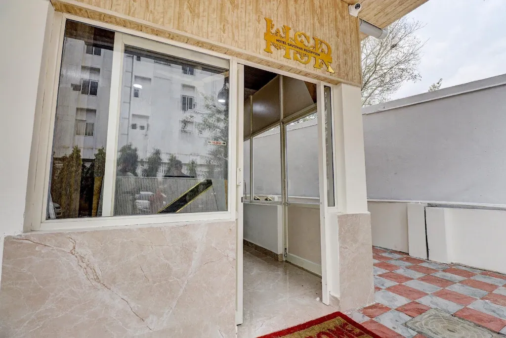 hotel in gandhi nagar, vijayawada for family - hotel savithas grand