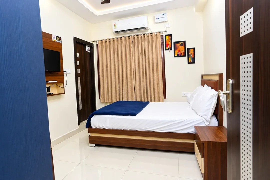 best hotels for unmarried couples in hotel sk7 restaurant, service apartments & hotel rooms vijayawada