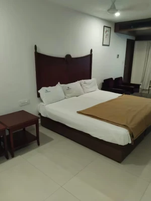 hotel with banquet hall in benz circle, vijayawada - hotel swagath inn