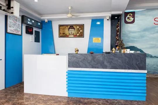 hotel with free parking in labbipet, vijayawada - sri subhamasthu grand
