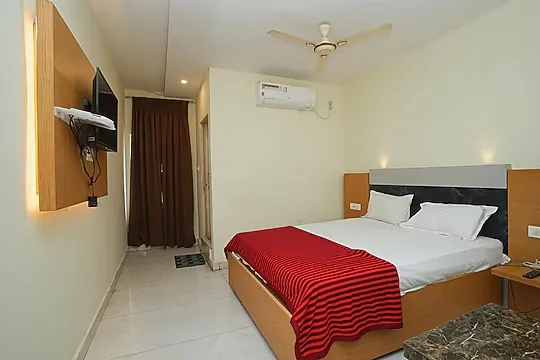 hotel with party hall in labbipet, vijayawada - sri subhamasthu grand