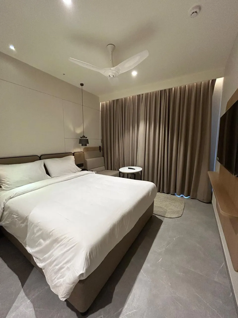 hotel near visakhapatnam airport - 7 apple hotel vizag