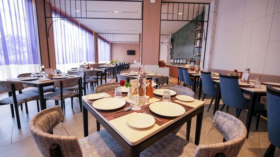 family hotel with pool in sheela nagar, visakhapatnam - 7 apple hotels vishakhapatnam
