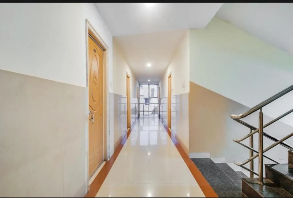 hotel near visakhapatnam airport - sri ganesh swati residency